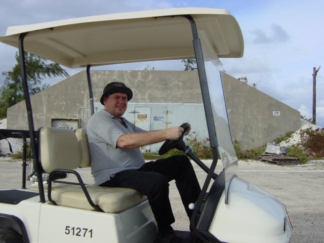 martilaineoh2bhinthegolfcart.jpg